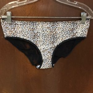 Victoria’s Secret hipster panties size L, NWT